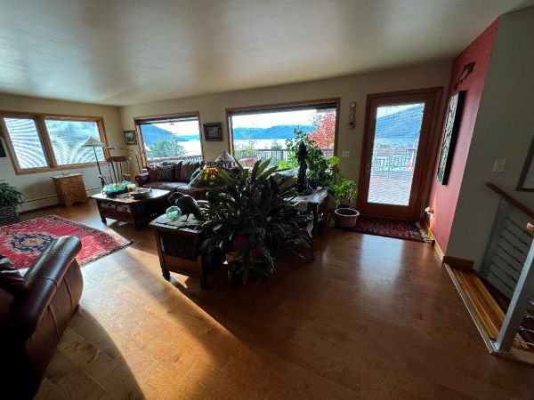 Zimovia Hwy, Wrangell, Alaska 99929, 4 Bedrooms Bedrooms, ,3 BathroomsBathrooms,Single Family Home,Homes,Zimovia Hwy,1212